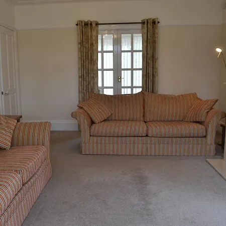 Broom House Casa de Férias *